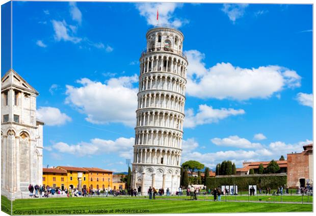 Leaning Tower of Pisa Canvas Print by Rick Lindley