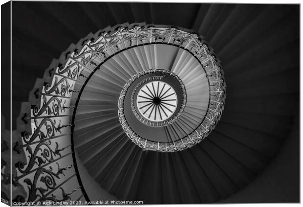 Spiral Staircase Canvas Print by Rick Lindley