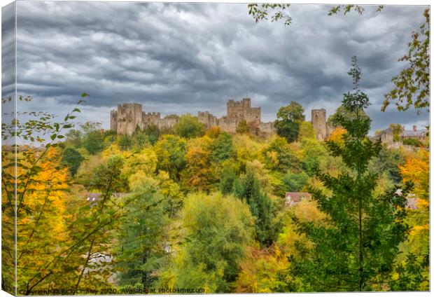 Ludlow Castle Canvas Print by Rick Lindley