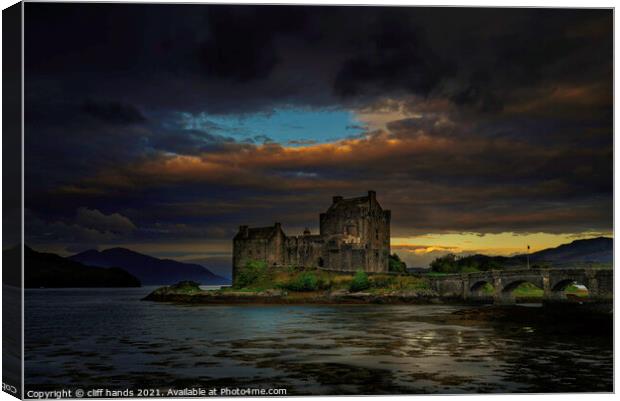 Eilean Donan Castle  Canvas Print by Scotland's Scenery