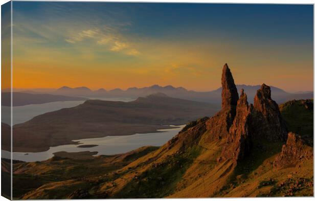 The old man of storr, isle of skye. Canvas Print by Scotland's Scenery