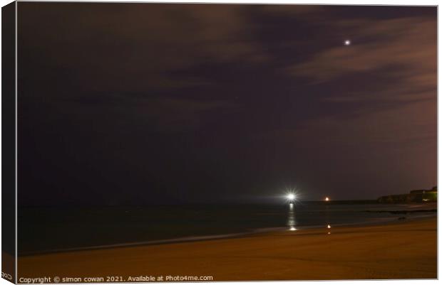 tynemouth beach Canvas Print by simon cowan