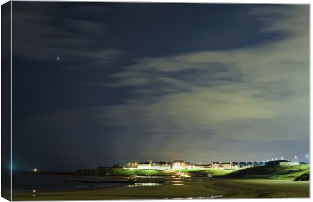 Night view from Tynemouth beach Canvas Print by simon cowan