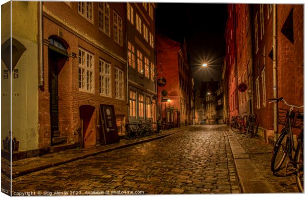 narrow alleyway at night in the city of Copenhagen Canvas Print by Stig Alenäs