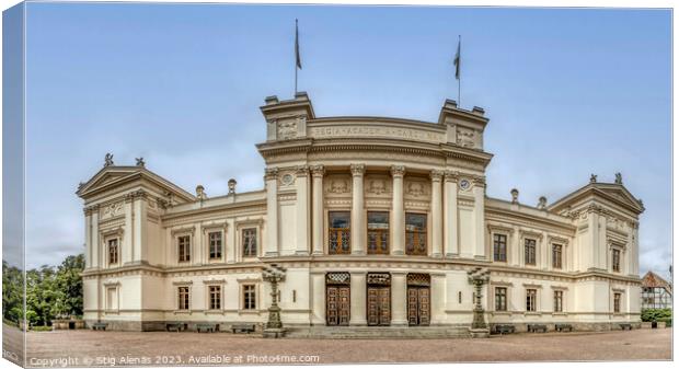 Curved panoramic view of the white Lund University building Canvas Print by Stig Alenäs