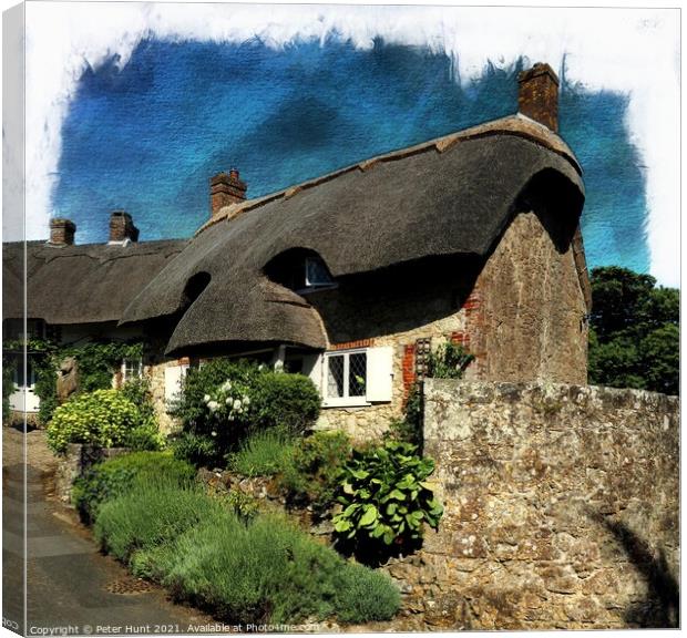 Godshill Thatched Cottage Canvas Print by Peter Hunt