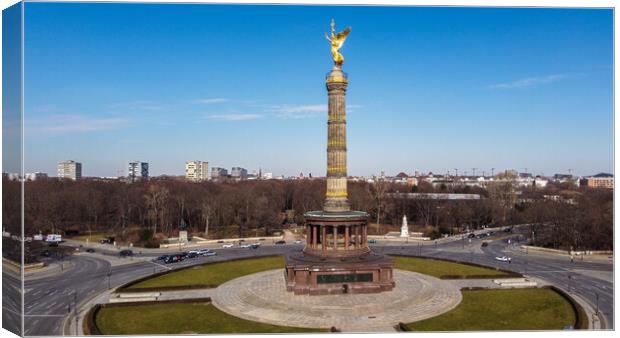 Famous Berlin Victory Column in the city center called Siegessaeule Canvas Print by Erik Lattwein