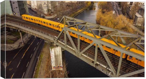 The yellow cars of the Berlin metro Canvas Print by Erik Lattwein