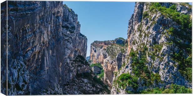 Amazing nature of the Verdon Canyon in France Canvas Print by Erik Lattwein