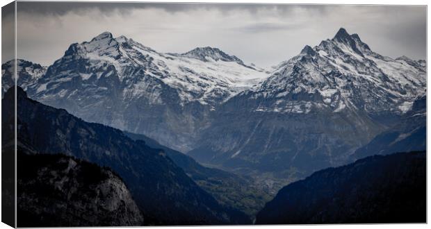 The wonderful mountains of the Swiss Alps Canvas Print by Erik Lattwein