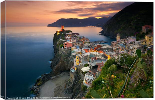 View of Vernazza antique picturesque village in Cinque Terre at sunset Canvas Print by Luis Pina