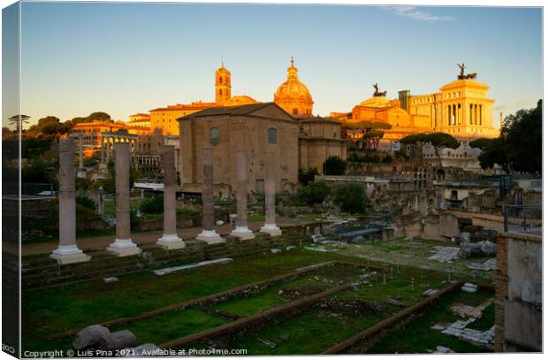 Roman Forum and Altar of the Fatherland Canvas Print by Luis Pina