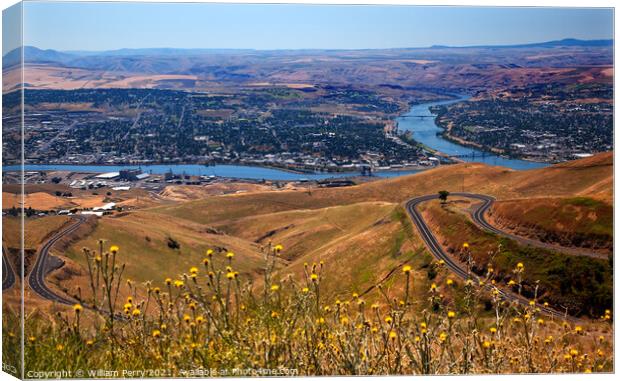 Lewiston Hill Snake River Idaho Canvas Print by William Perry