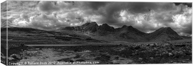 Bla Bheinn Canvas Print by Ranald Dods