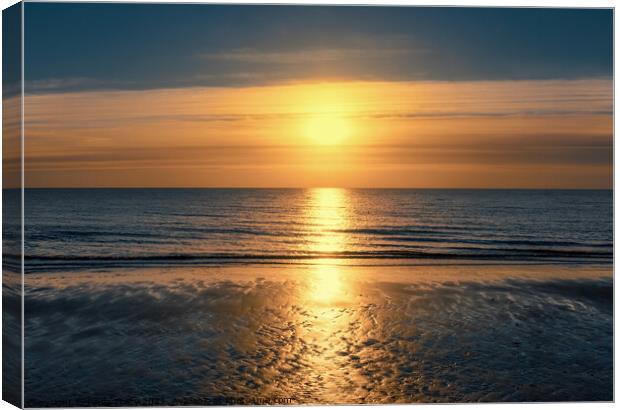 Stunning sunrise over the sea at Frinton Canvas Print by Paula Tracy
