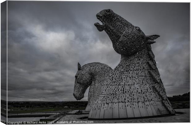 Storm clouds over the Kelpies Canvas Print by Richard Perks