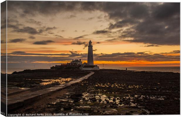 Dusk over St Mary`s lighthouse - Whitley Bay Canvas Print by Richard Perks