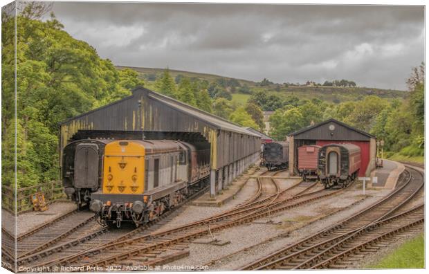 collecting carriages at Oxenhope Canvas Print by Richard Perks