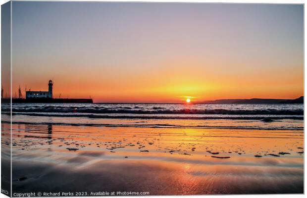 Scarborough South bay sun rising Canvas Print by Richard Perks