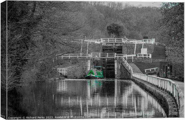 Narrowboat leaving bottom lock - Leeds Canvas Print by Richard Perks