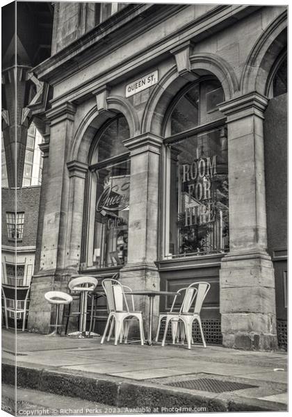 Queen Street Cafe, Newcastle Upon Tyne Canvas Print by Richard Perks