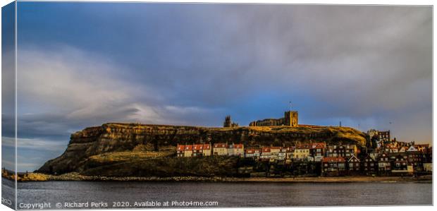 evening sunshine in whitby Canvas Print by Richard Perks