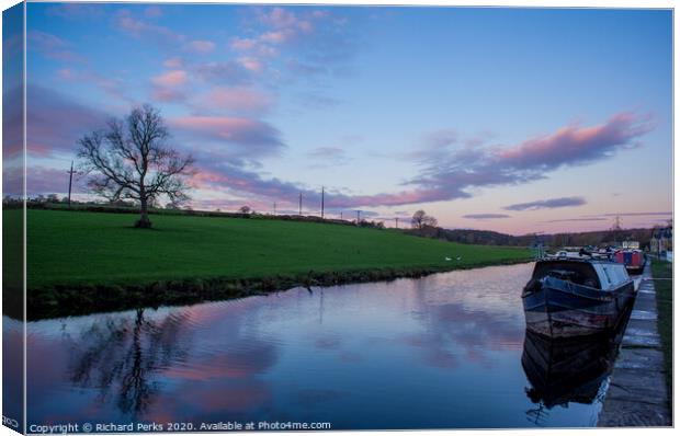 Moored up on the Leeds Liverpool canal Canvas Print by Richard Perks