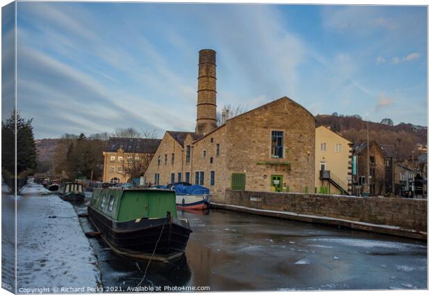 A winter`s day on the Rochdale Canal Canvas Print by Richard Perks