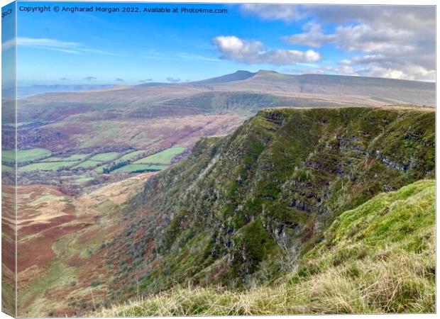 Walking in the Brecon Beacons Canvas Print by Angharad Morgan