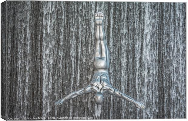 Dubai Mall fountain with flying diver sculptures Canvas Print by Nicolas Boivin