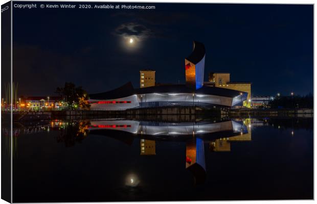 Imperial War Museum at Salford quay Canvas Print by Kevin Winter