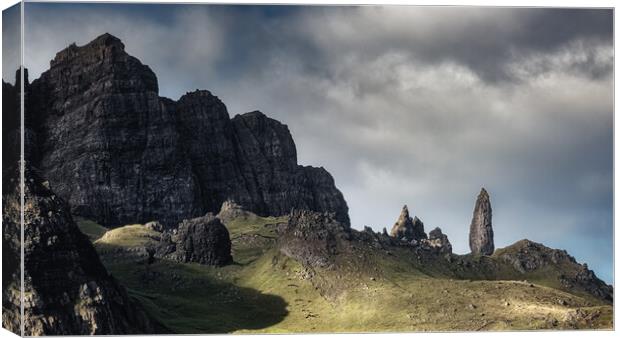 Old Man of Storr Canvas Print by Roger Daniel