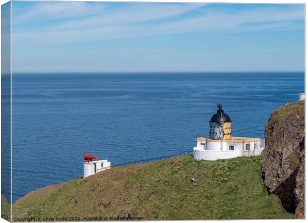 St Abbs Lighthouse overlooking north sea Canvas Print by chris hyde