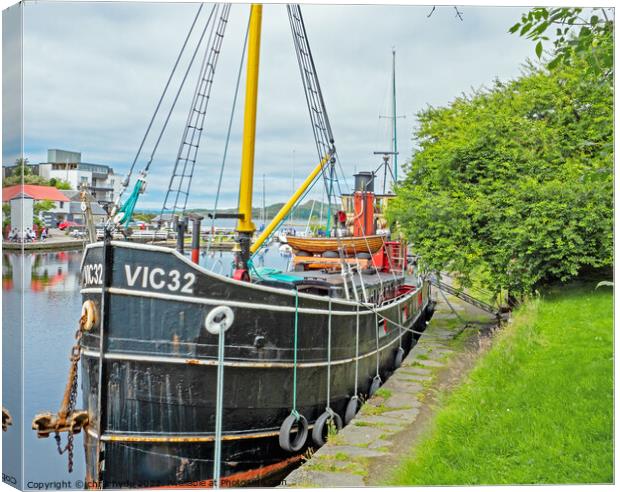 VIC32 Clyde Puffer in Crinan Canal Canvas Print by chris hyde
