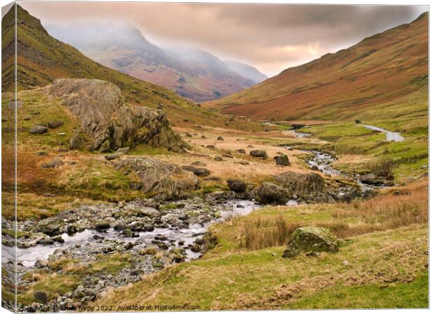 Lake District Honister Pass Canvas Print by chris hyde