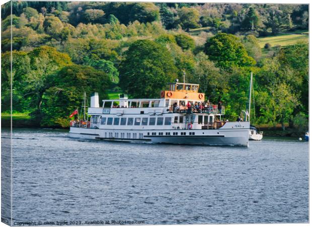 Steamer on Lake Windermere Canvas Print by chris hyde
