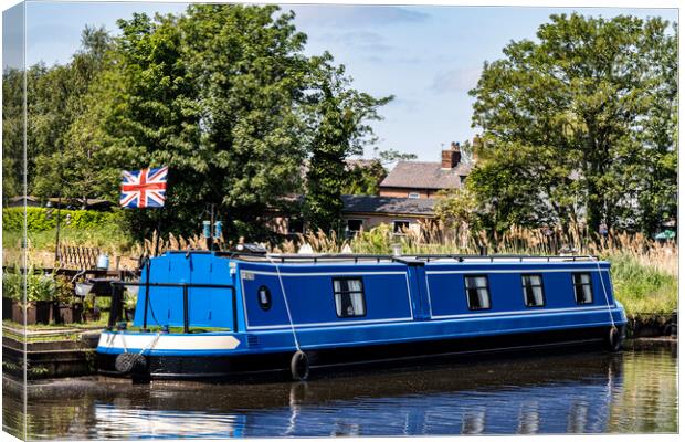 Narrow boat UK Canvas Print by David French