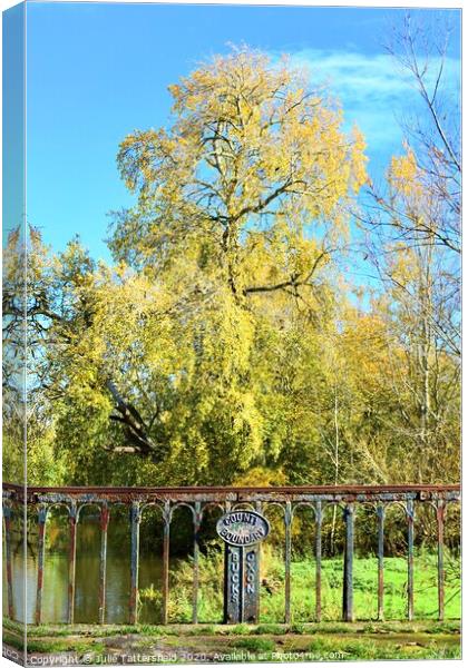 Bucks & Oxon County Boundary Canvas Print by Julie Tattersfield