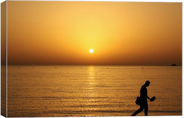 Sunset Stroll Dubai  Canvas Print by David Thompson