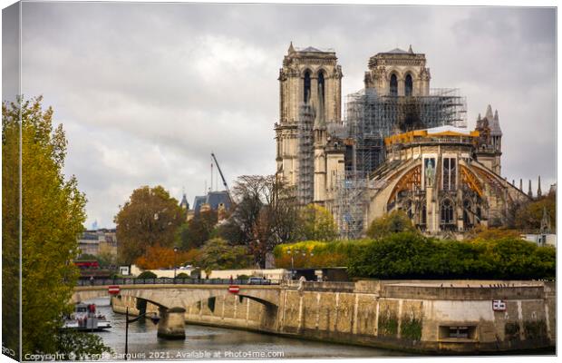 Repairing the Notre Dame Cathedral Canvas Print by Vicente Sargues