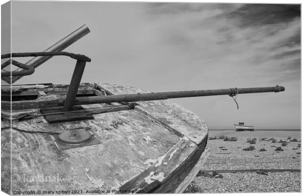 Abandoned boats on Dungeness  Canvas Print by mary spiteri