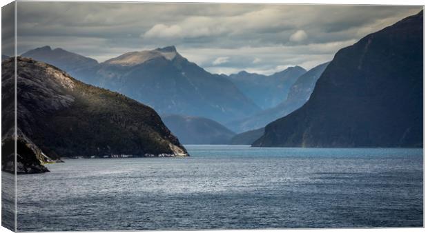 Milford Sound  Canvas Print by Pete Evans