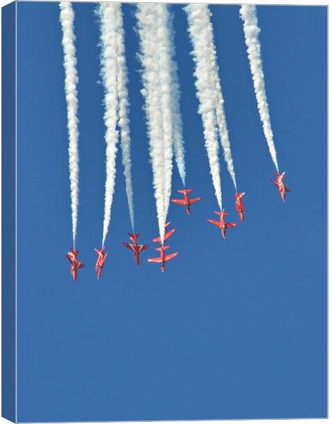 Red Arrows, performing Spaghetti Break Canvas Print by Allan Durward Photography