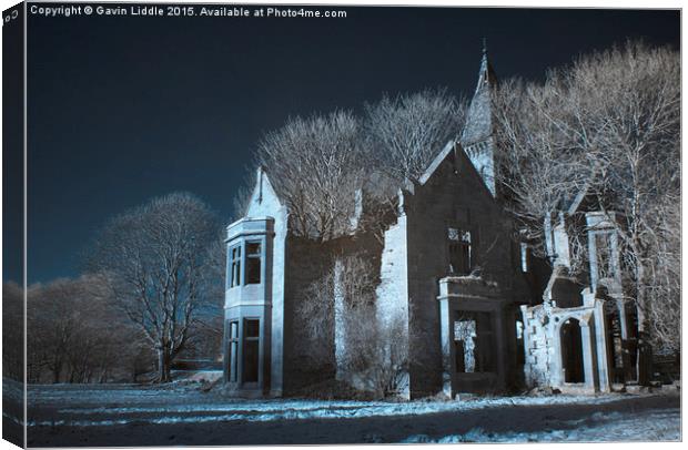  Spooky Old House Canvas Print by Gavin Liddle