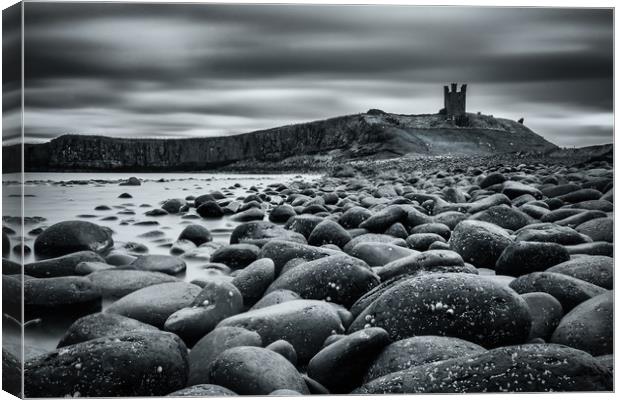 Dunstanburgh Castle, Northumberland Canvas Print by Gavin Liddle