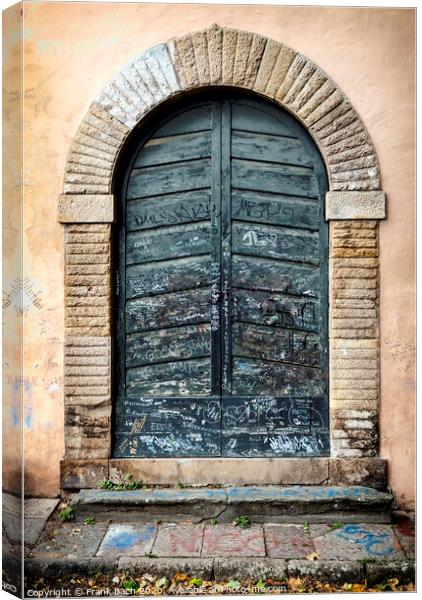 Residential doorway in  Lucca, Tuscany, Italy Canvas Print by Frank Bach