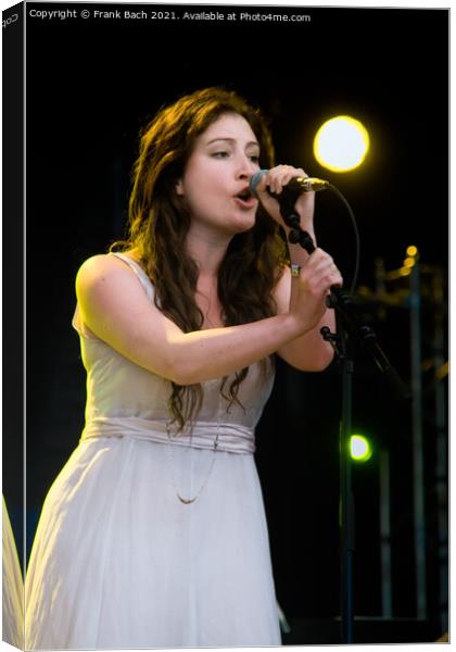 CAMBRIDGE UK  JULY 28 2007: Rachel Unthank, English traditional  Canvas Print by Frank Bach