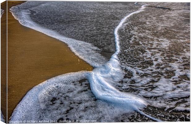 Tide knot Canvas Print by Richard Ashbee