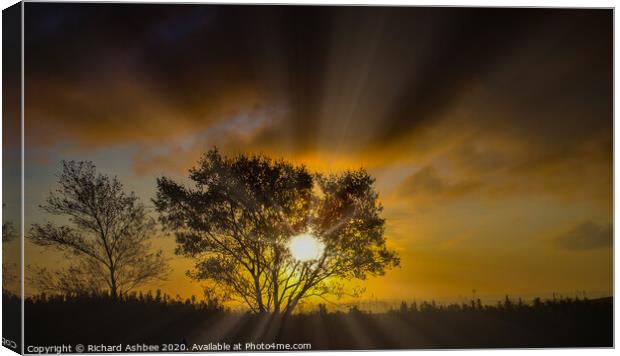 Fox house, Derbyshire sunrise Canvas Print by Richard Ashbee