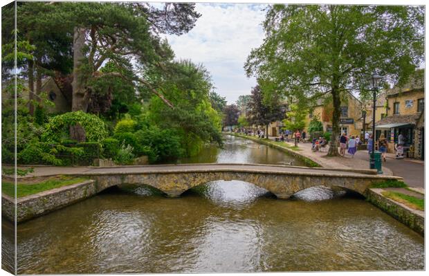 Bourton on the Water famous stone bridge Canvas Print by Tracey Turner